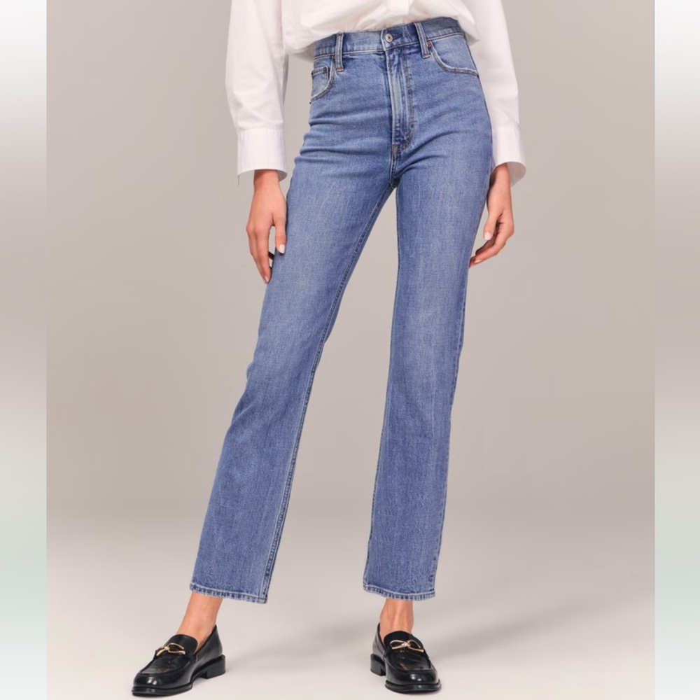 Abercrombie Ultra High-Rise Ankle Straight Jean